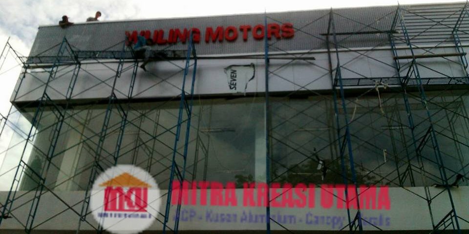 Pemasangan ACP di Showroom Wuling motor pekanbaru 5