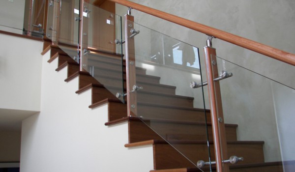 glass-railing-great-on-interior-glass-stair-railing-600×350