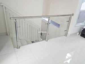 railing kaca